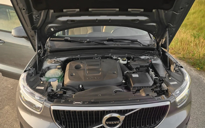 Volvo XC 40 cena 104500 przebieg: 145000, rok produkcji 2019 z Płock małe 436